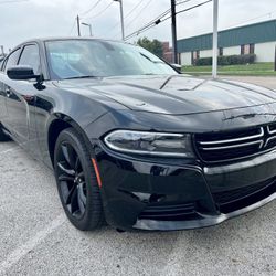 2016 Dodge Charger SXT We Finance