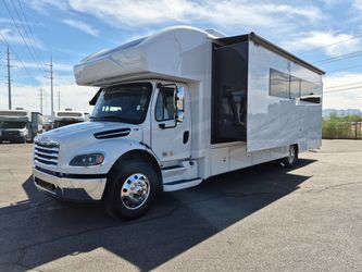 2027 Jayco Seneca Prestige 37K