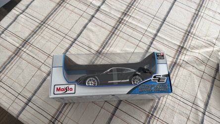 Maisto Special Edition 1:18 Die-Cast Sports Car