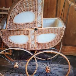 Beautiful Antique Baby Carriage