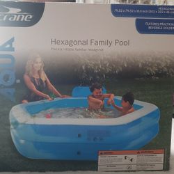 Hexagonal Family Pool