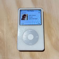 iPod Model:A1136 5thGen 30GB Wht Tested Ok Bat 4-6hr w/5519-Song-Charg Read Info
