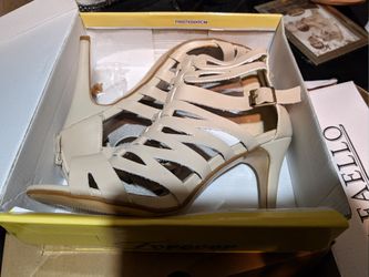Forever Beige Cream High Heeled Open Toed shoes Size 10