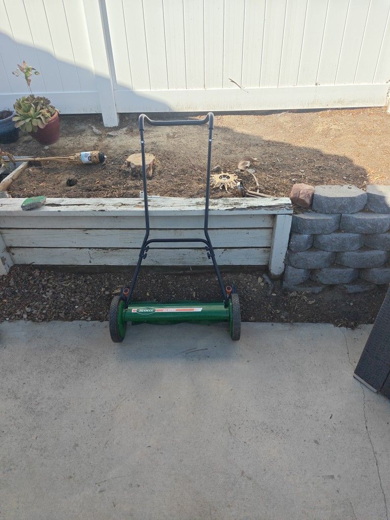 Scott's Push Reel Lawn Mower
