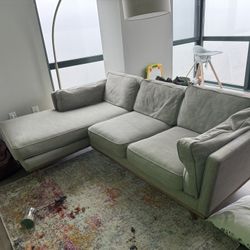 Article left sectional 