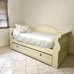 Solid Wood Twin Trundle/drawer Bed