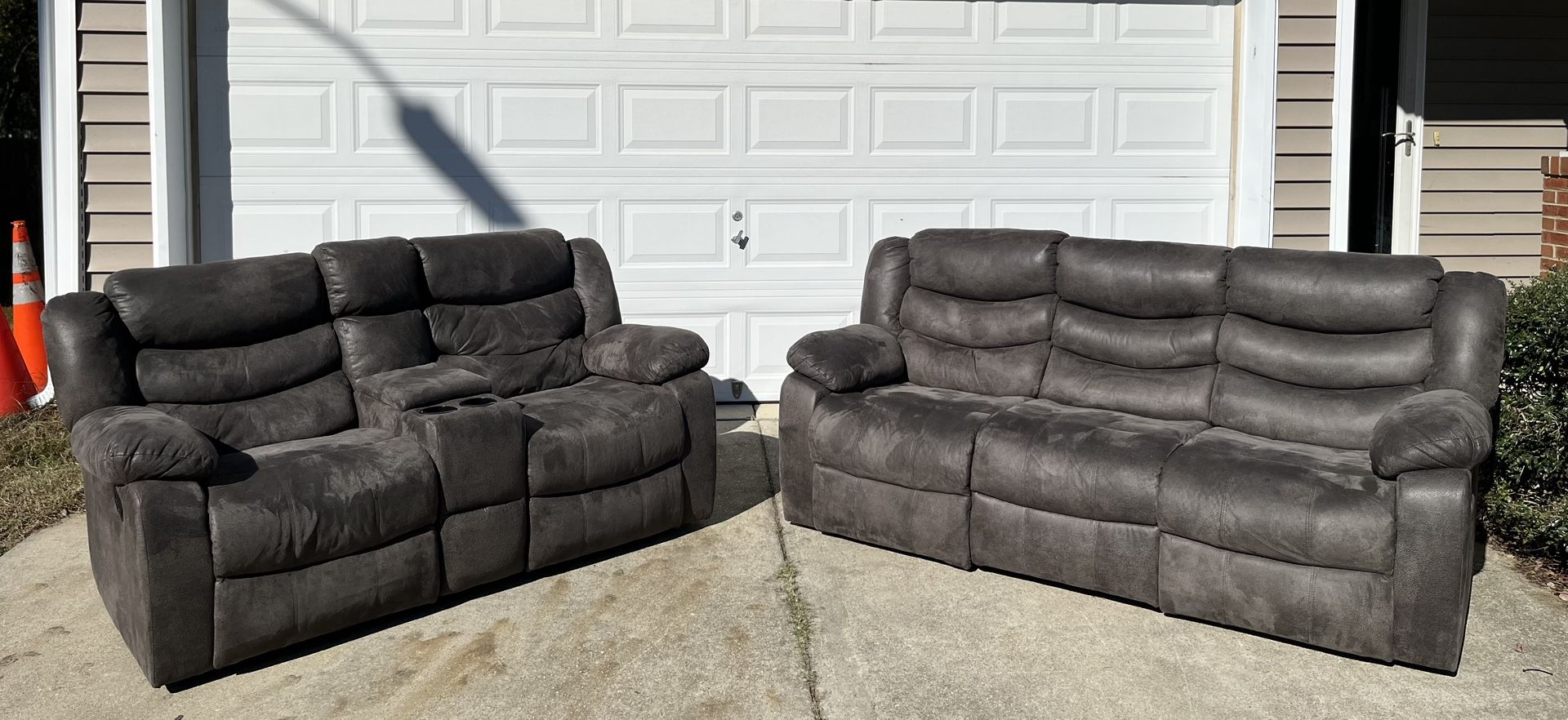 Beautiful Reclining Couch & Loveseat!😍