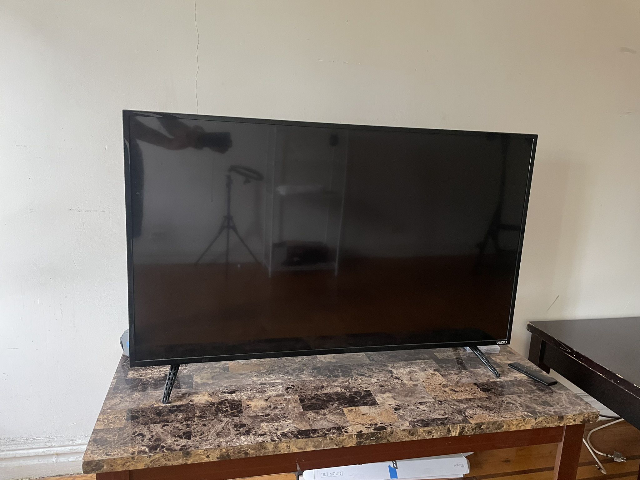40 Inch Chrome Cast TV