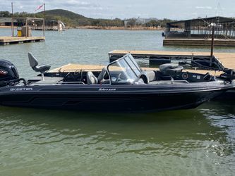 2022 Skeeter Solera 205