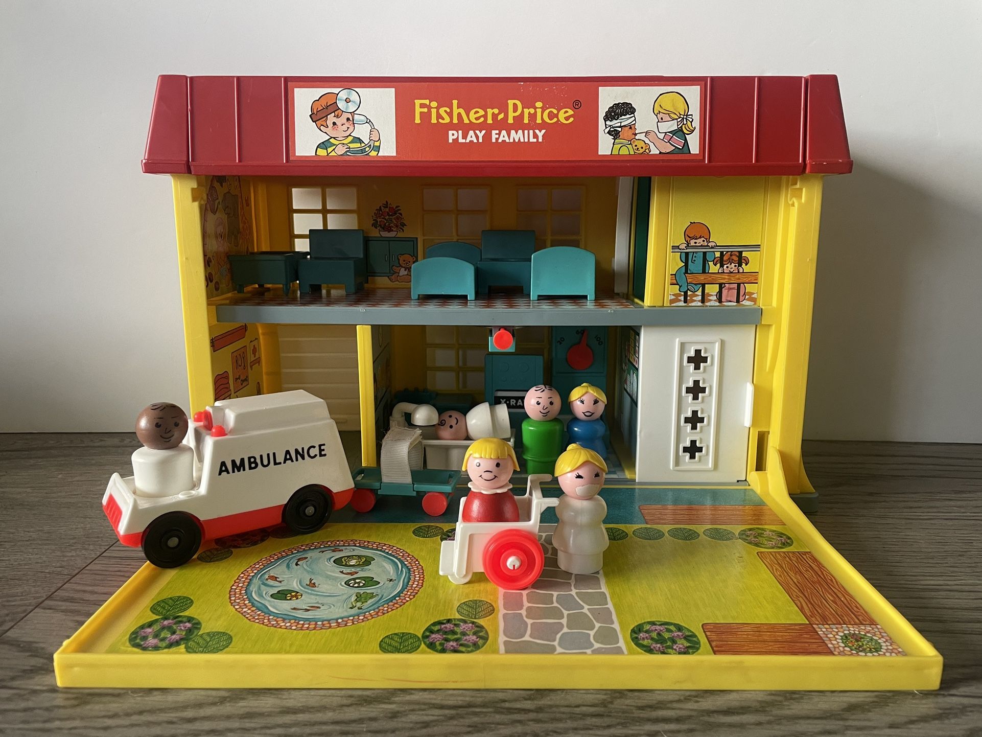 Vintage Fisher Price Play Family Children’s Hospital #931 Little People