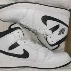 Air Jordan 1 Mid, white, Size 12