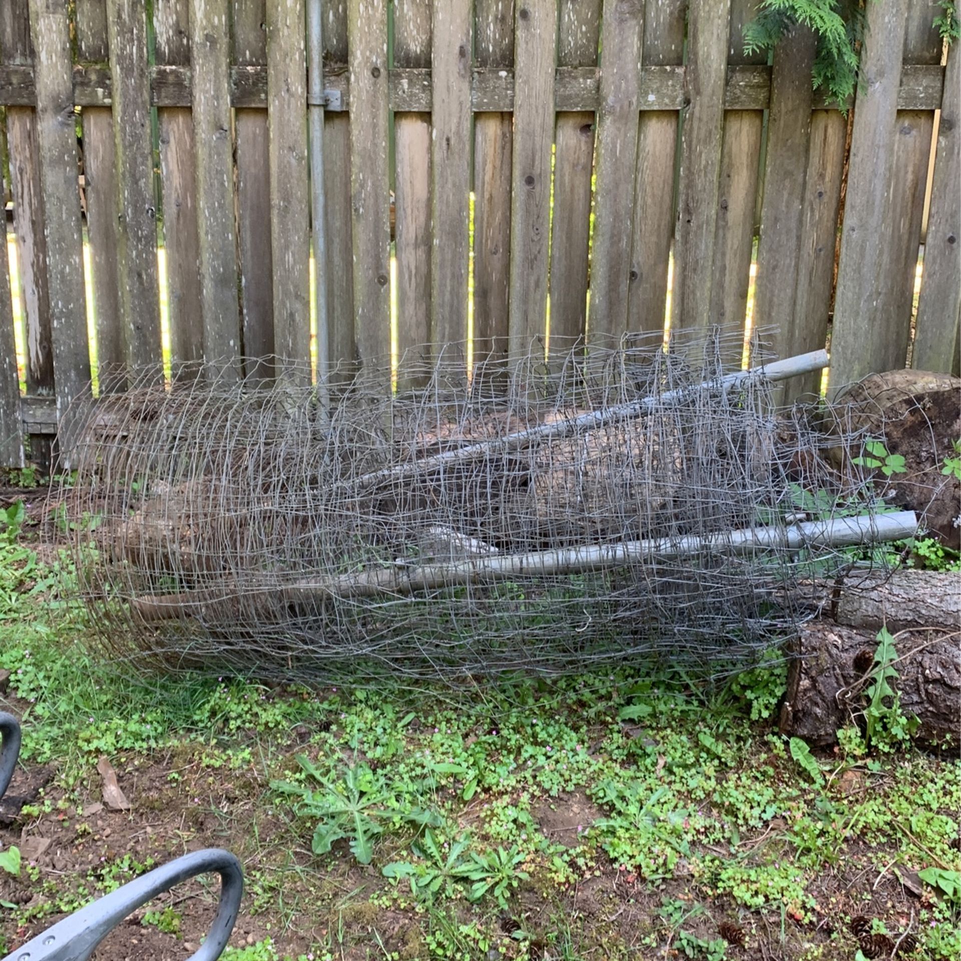 Metal Fencing With Posts