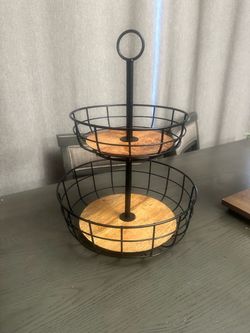 Threshold wood fruit basket