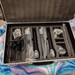 Vocopro UHF-5800 Plus 4 Mic Wireless System With Mic Bag