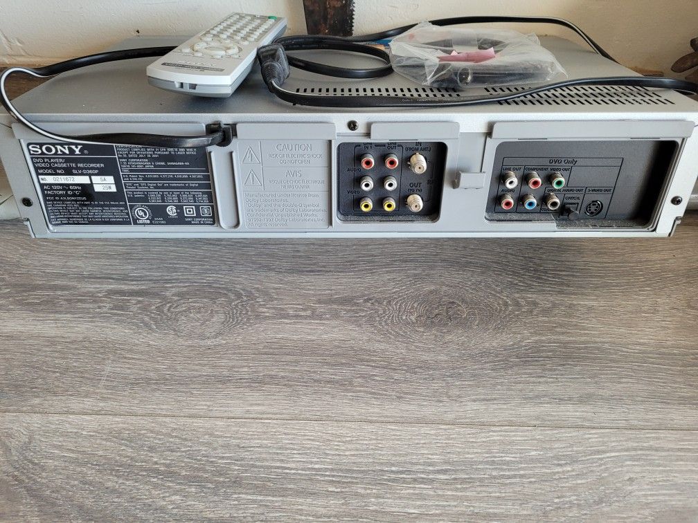VCR / DVD. Player/ VHS