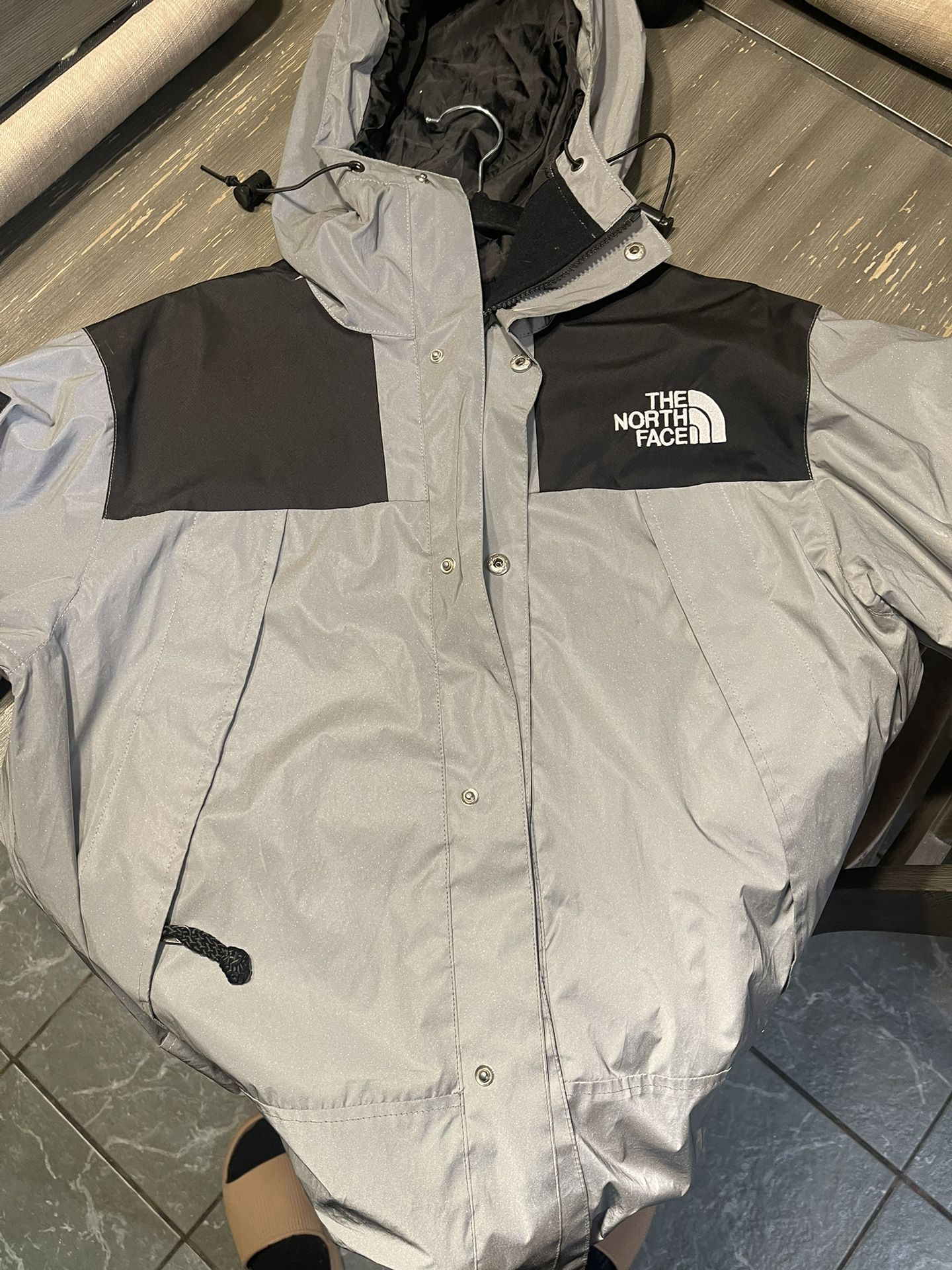 SUPREME “The North Face” Silver Gray Jacket 