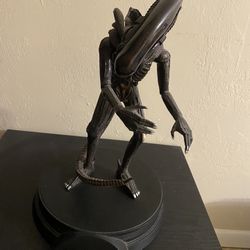 Alien Statue