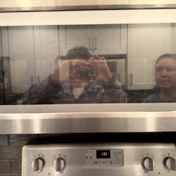 Free Microwave. Doesn't Work.  Very Clean 