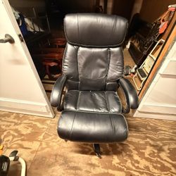 Executive Leather Office Chair – Reclining – Massage / Audio Capable (See Details)