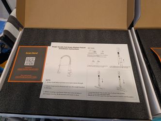 Single handle pull down faucet (2 available)