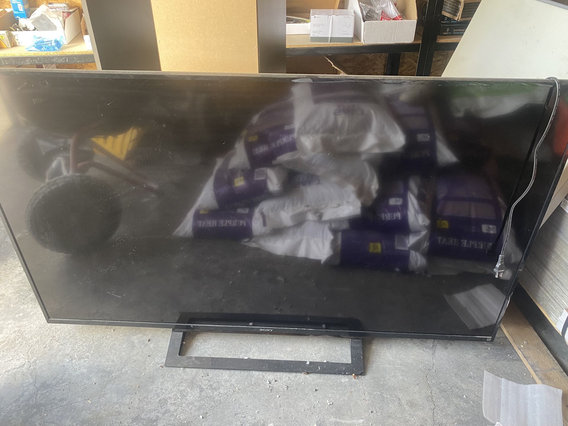 53 Inch Sony Flat Screen Tv And Entertainment Stand Combo
