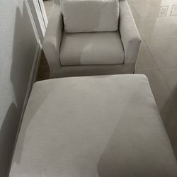 Arm Chair With Ottoman 