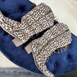 Size 9 Leapord Cowboy Boots 