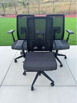 Haworth very fully loaded high mesh back office chair