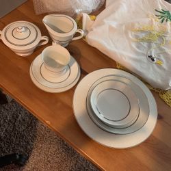 China Set Of 8 Servings 