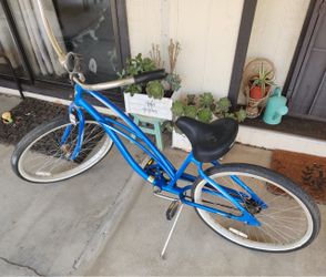 Women’s Electra beach cruiser