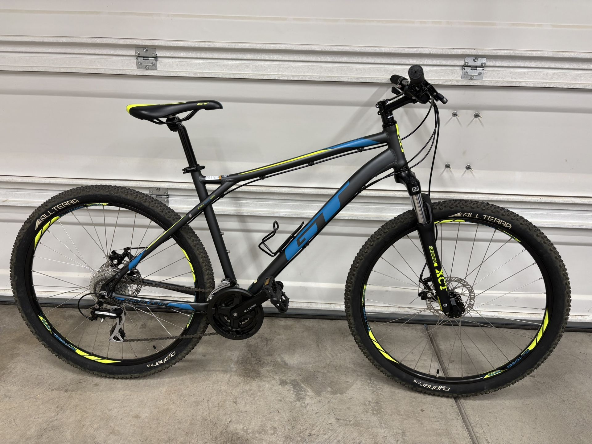 GT Hardtail Mountain Bike