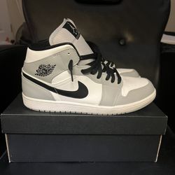 Jordan 1 Mid Pandas Size 11 Good Condition (A bit creased)
