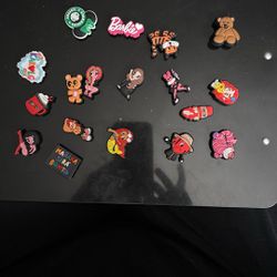 18 Croc Charms 