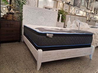 Ornate Queen Bed 🛌