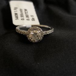 14k White Gold Round Natural Diamond Ring