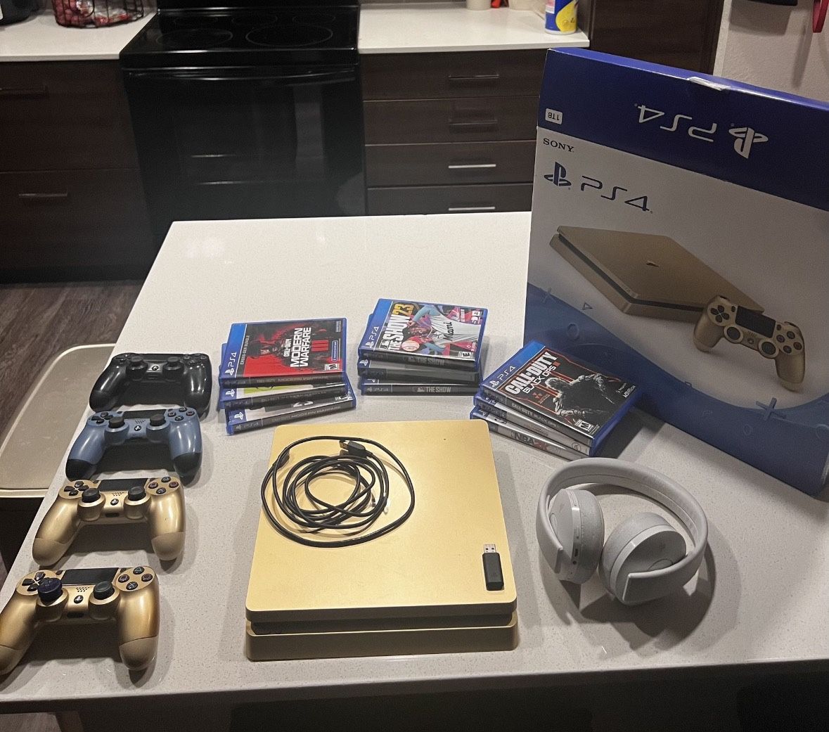 PS4 Gold 1TB Bundle