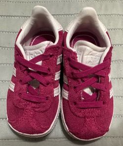 Multiple pairs of Shoes Toddlers sizes 4k/4.5k/5k - great deals great shape