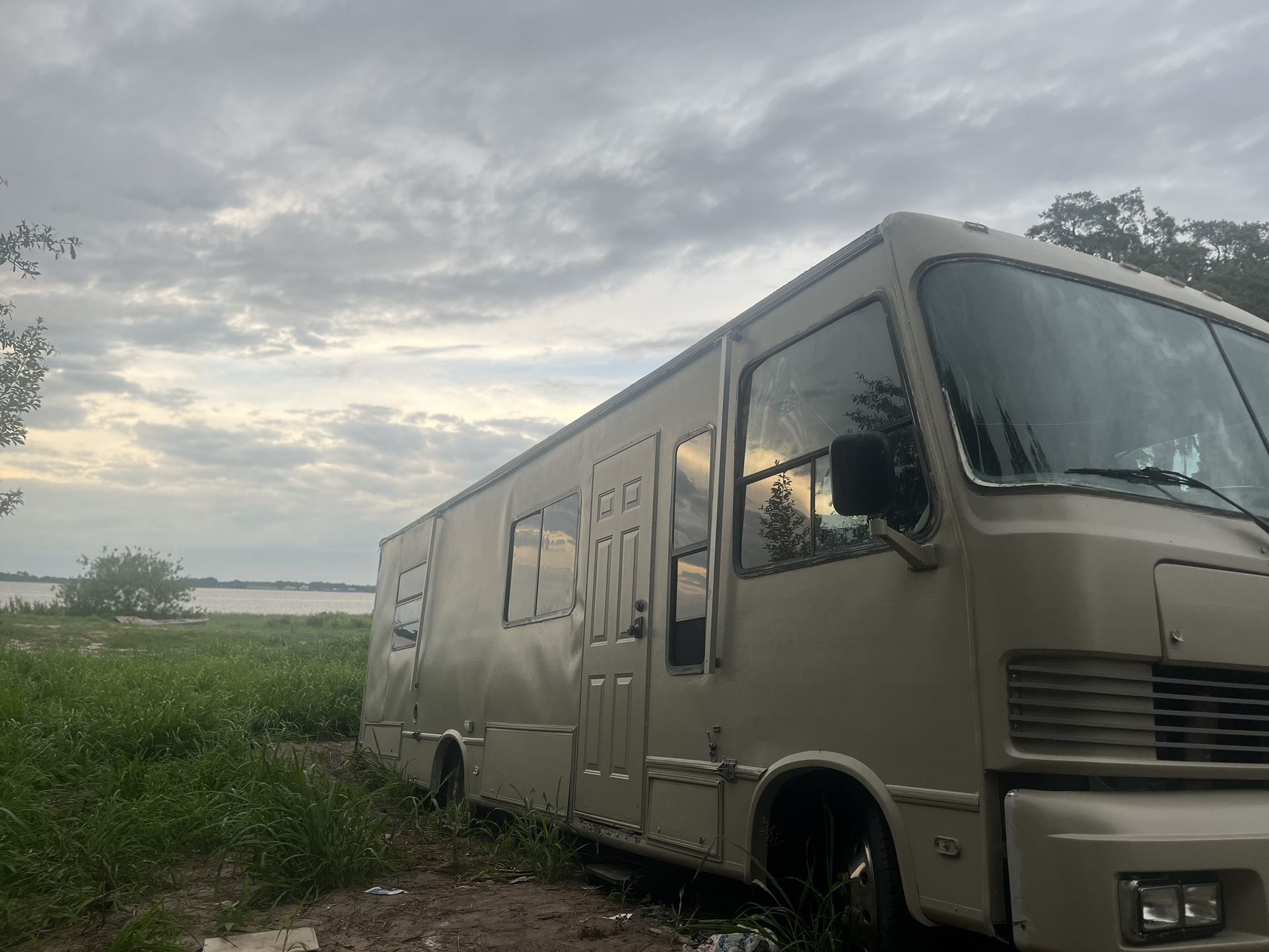 Motorhome RV Runs strong 30ft Drive It Home Today 