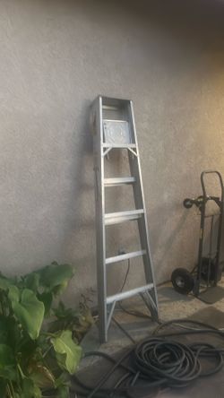 ladder metal 6ft.
