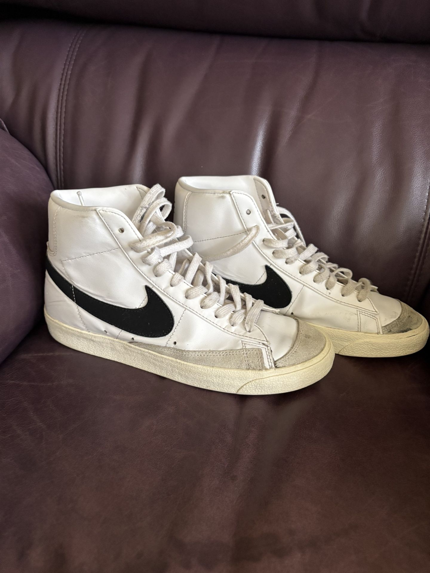 Nike Blazer Mid 77 Size 8M