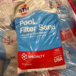 40 Bags Of HTH Pool Filter Sand.  15$ Or 10 $ If You Buy Them All