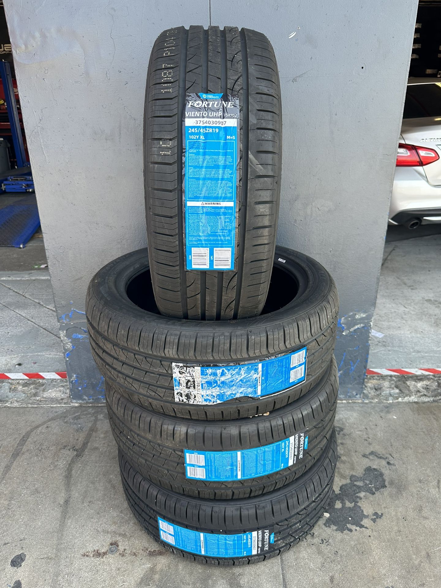 245/45/19 New set of Tires installed