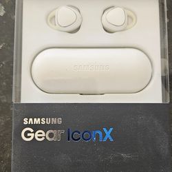 Samsung Gear IconicX cord, free fitness earbuds