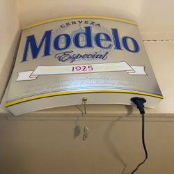 Modelo Beer Sign