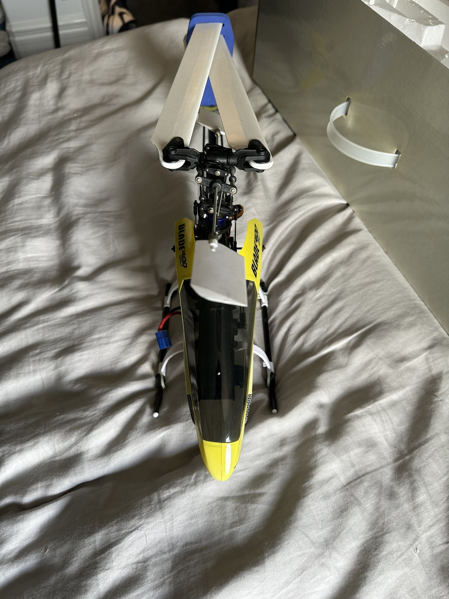 Blade 400 3D E Flite Remote Control Helicopter And Spektrum Dx6i