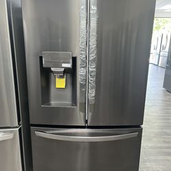 Hot Deal ! Black Stainless Steel Refrigerator With Craft Ice Maker Was$2499 Now$1299