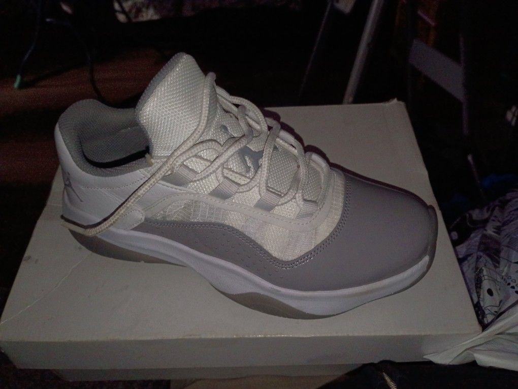 Michael Jordan is Size 7.5 Women's 