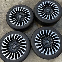 Lincoln Navigator 4 Wheels With Tires