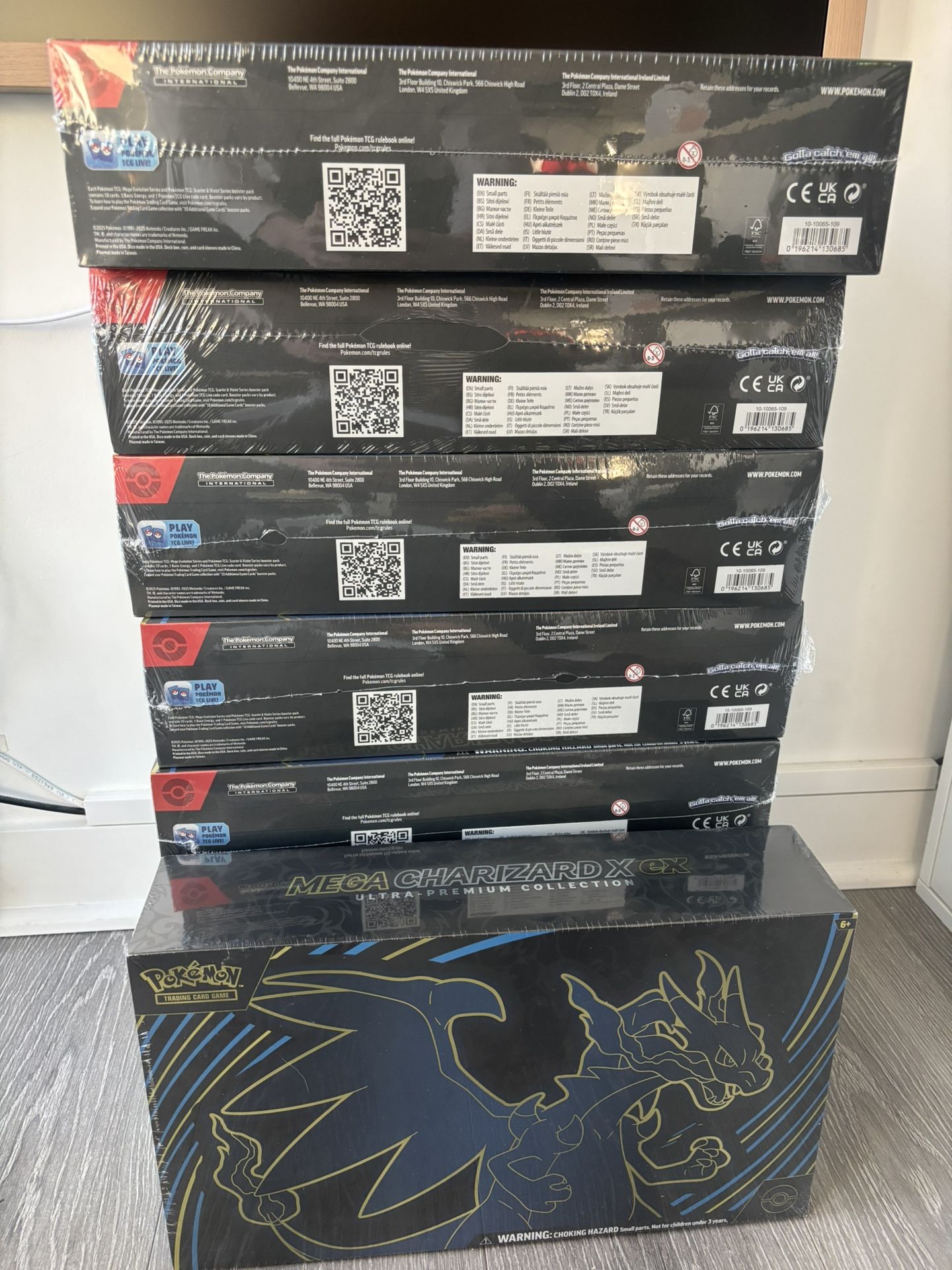 Charizard Ultra Premium Collection