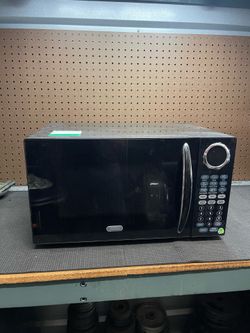 Sunbeam Microwave. Used but works great. $25